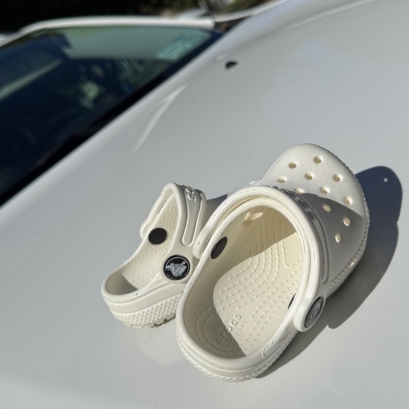 CROCS Kids Classic White Sandals - Picture 5 of 5